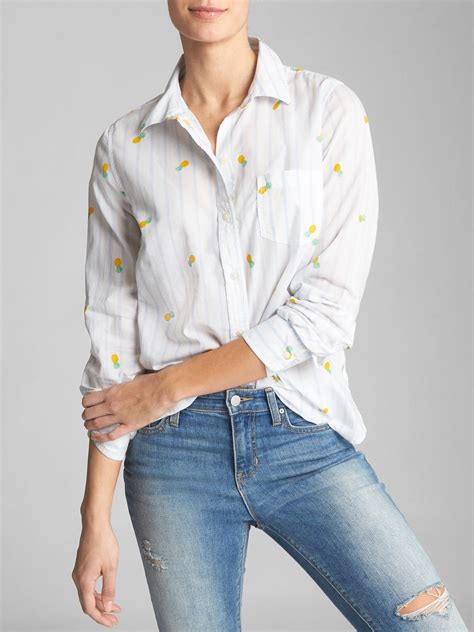 gap fitted boyfriend shirt.